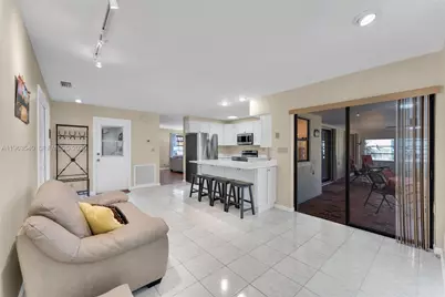 5331 NW 77th Ct, Pompano Beach, FL 33073 - Photo 8