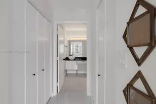 31 SE 5th St, Miami, FL 33131 - Photo 16