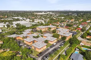 9459 SW 76th St, Miami, FL 33173 - Photo 16