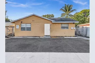2512 NW 9th Pl #2, Fort Lauderdale, FL 33311 - Photo 1