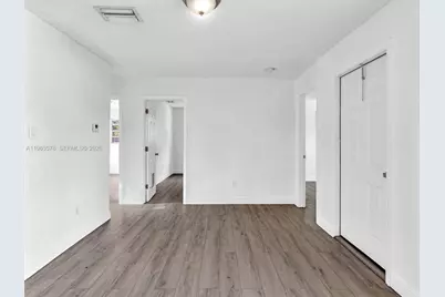 2512 NW 9th Pl #2, Fort Lauderdale, FL 33311 - Photo 12