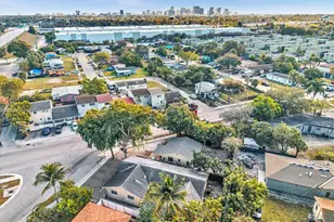 2512 NW 9th Pl, Fort Lauderdale, FL 33311 - Photo 26