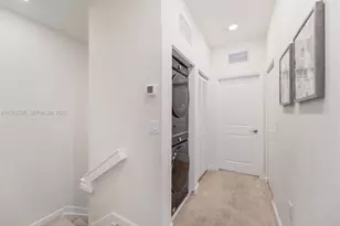 20814 NE 5th Ct, Miami, FL 33179 - Photo 32