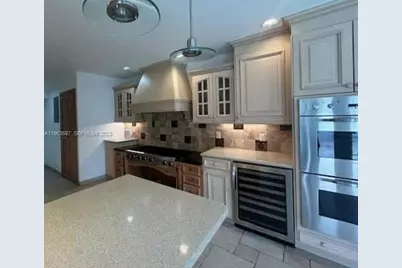 827 N Southlake Dr #827, Hollywood, FL 33019 - Photo 10