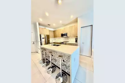 7166 NW 103rd Path #7166, Doral, FL 33178 - Photo 4