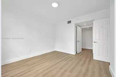 800 Claughton Island Dr #905, Miami, FL 33131 - Photo 20