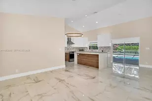 10425 NW 48th Manor, Coral Springs, FL 33076 - Photo 8