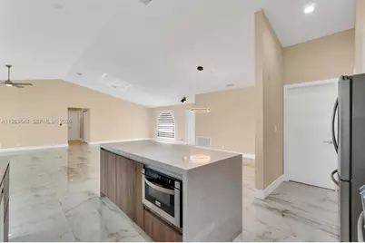 10425 NW 48th Mnr, Coral Springs, FL 33076 - Photo 18