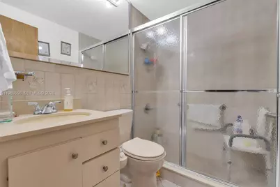 533 E 23rd St, Hialeah, FL 33013 - Photo 12