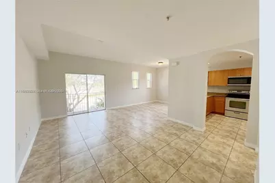 8800 NW 107th Ct #211, Doral, FL 33178 - Photo 4