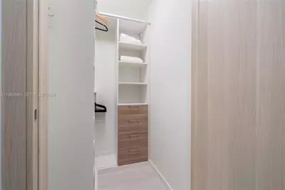 1000 Brickell Plz #PH5005, Miami, FL 33131 - Photo 30