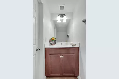 9393 W 33rd Way, Hialeah, FL 33018 - Photo 14