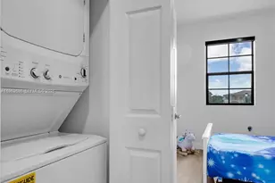 9393 W 33rd Way, Hialeah, FL 33018 - Photo 24