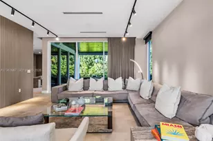 285 W Mashta Dr, Key Biscayne, FL 33149 - Photo 2