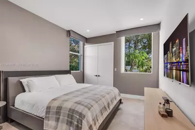 285 W Mashta Dr, Key Biscayne, FL 33149 - Photo 16