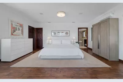 744 Lakeview Dr, Miami Beach, FL 33140 - Photo 18