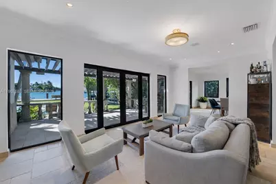 744 Lakeview Dr, Miami Beach, FL 33140 - Photo 14