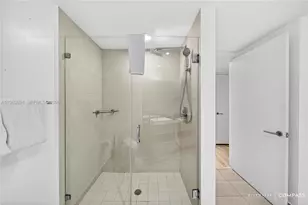 4111 S Ocean Dr, Hollywood, FL 33019 - Photo 34