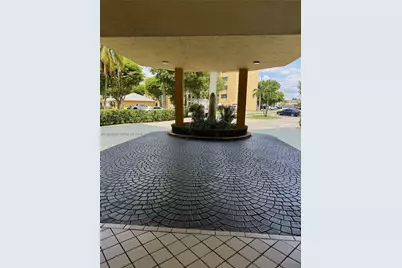 11790 SW 18th St #304-3, Miami, FL 33175 - Photo 2