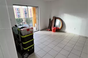 4717 NW 7th St, Miami, FL 33126 - Photo 8