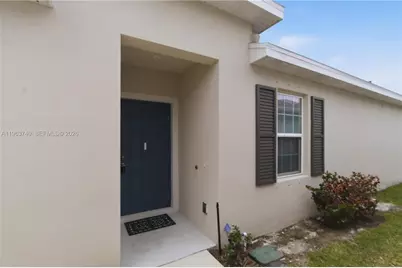 323 Raspberry Rd #323, Fort Pierce, FL 34981 - Photo 4