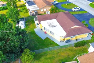 9906 Westwood Dr, Tamarac, FL 33321 - Photo 4