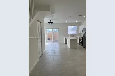 2582 SE 29th St, Homestead, FL 33035 - Photo 4