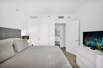 1050 Brickell Ave #2910, Miami, FL 33131 - Photo 20