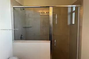 3402 W 105th St, Hialeah, FL 33018 - Photo 14