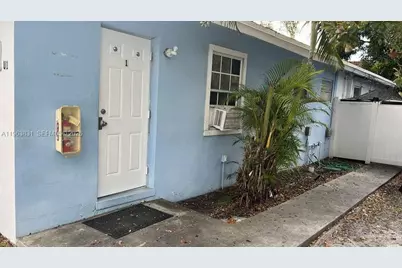 800 SE 15th St #1, Fort Lauderdale, FL 33316 - Photo 2