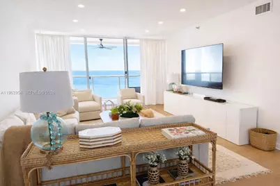 1541 Brickell Ave #B1504, Miami, FL 33129 - Photo 2