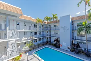 714 NE 10th St, Hallandale Beach, FL 33009 - Photo 14