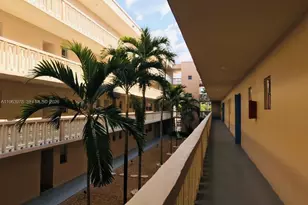 410 SE 2nd St, Hallandale Beach, FL 33009 - Photo 4