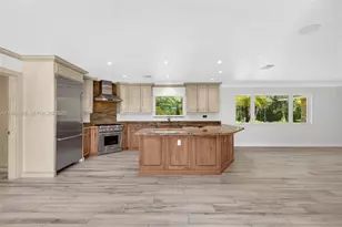 10110 SW 66th St, Miami, FL 33173 - Photo 8