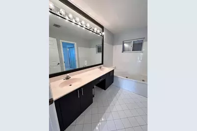 9900 NW 43rd Ter, Doral, FL 33178 - Photo 12