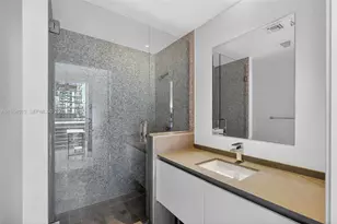 68 SE 6th St, Miami, FL 33131 - Photo 28