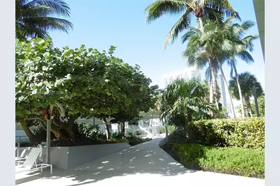 68 SE 6th St #1702, Miami, FL 33131 - Photo 38