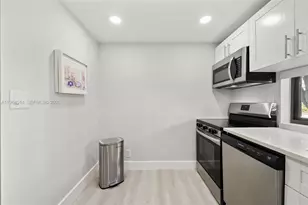 17011 N Bay Rd, Sunny Isles Beach, FL 33160 - Photo 10