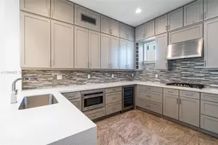 1757 NE 9th St, Fort Lauderdale, FL 33304 - Photo 4