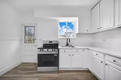 1391 NW 102nd St #1391, Miami, FL 33147 - Photo 2