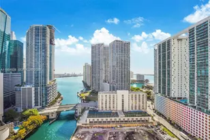 31 SE 5th St, Miami, FL 33131 - Photo 12