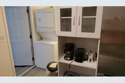 2530 NW 17th St, Fort Lauderdale, FL 33311 - Photo 6