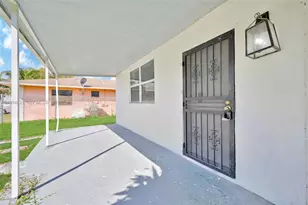 1393 NW 102nd St, Miami, FL 33147 - Photo 16