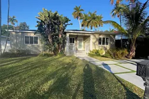 424 Lavilla Dr, Miami Springs, FL 33166 - Photo 2