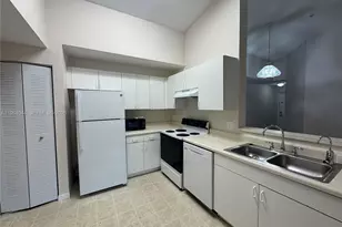 6936 SW 39th St, Davie, FL 33314 - Photo 2