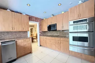 9761 SW 148th St, Miami, FL 33176 - Photo 6