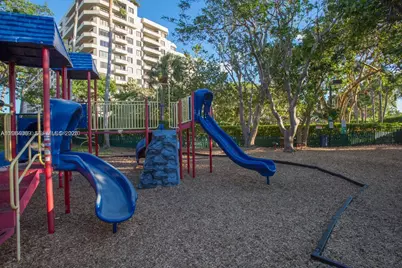 201 Crandon Blvd #306, Key Biscayne, FL 33149 - Photo 18