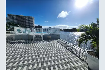 1913 S Ocean Dr #423, Hallandale Beach, FL 33009 - Photo 14