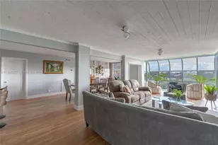 3910 Crystal Lake Dr, Deerfield Beach, FL 33064 - Photo 8