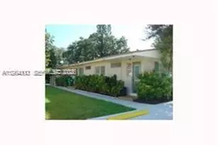 8885 NE 8th Ct, Miami, FL 33138 - Photo 12
